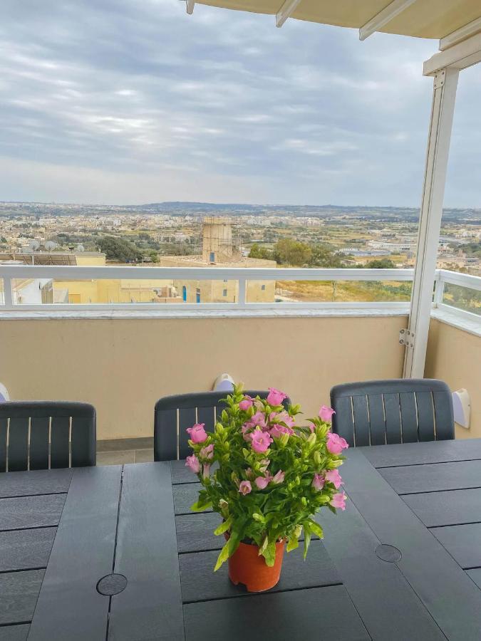 The Blue Mill Penthouse With Beautiful Views Apartment Naxxar Exterior photo